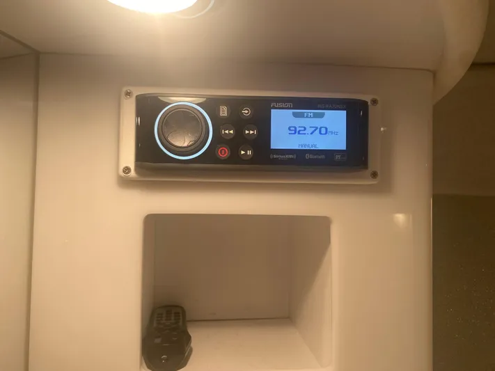  Yacht Photos Pics Boat stereo system in 2006 Formula 353 FASTech, displaying FM 92.70 MHz.