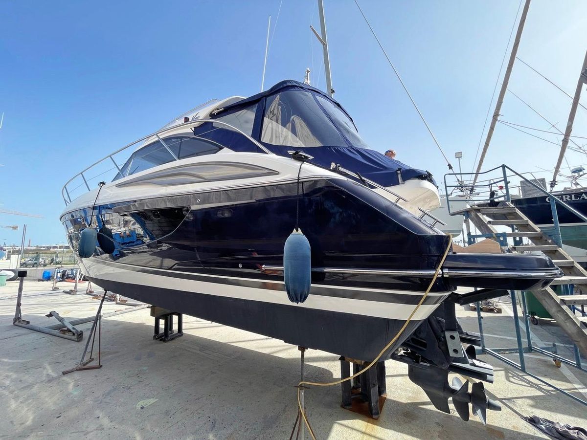 2017 Princess 42 