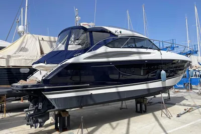 2017 Princess V40