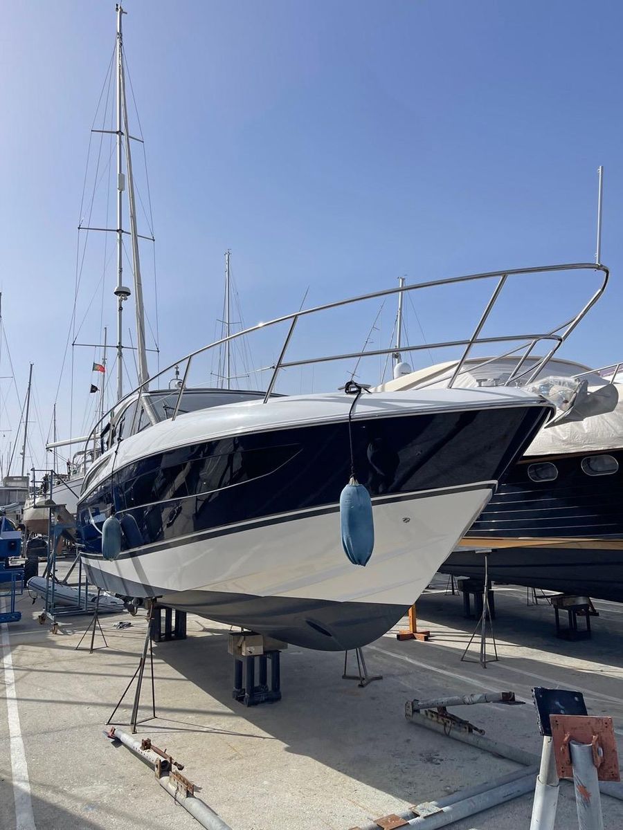 2017 Princess 42 