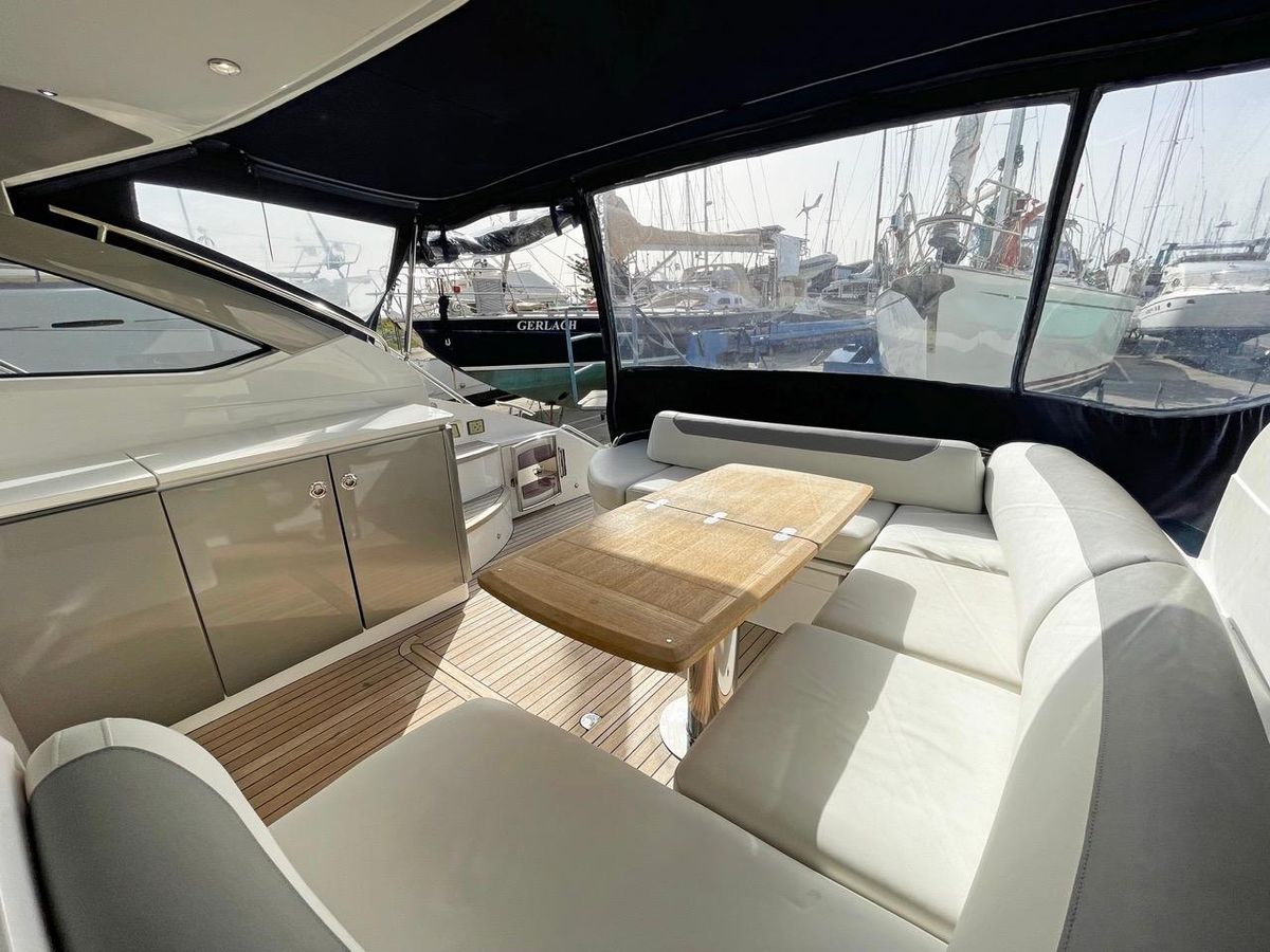 2017 Princess 42 