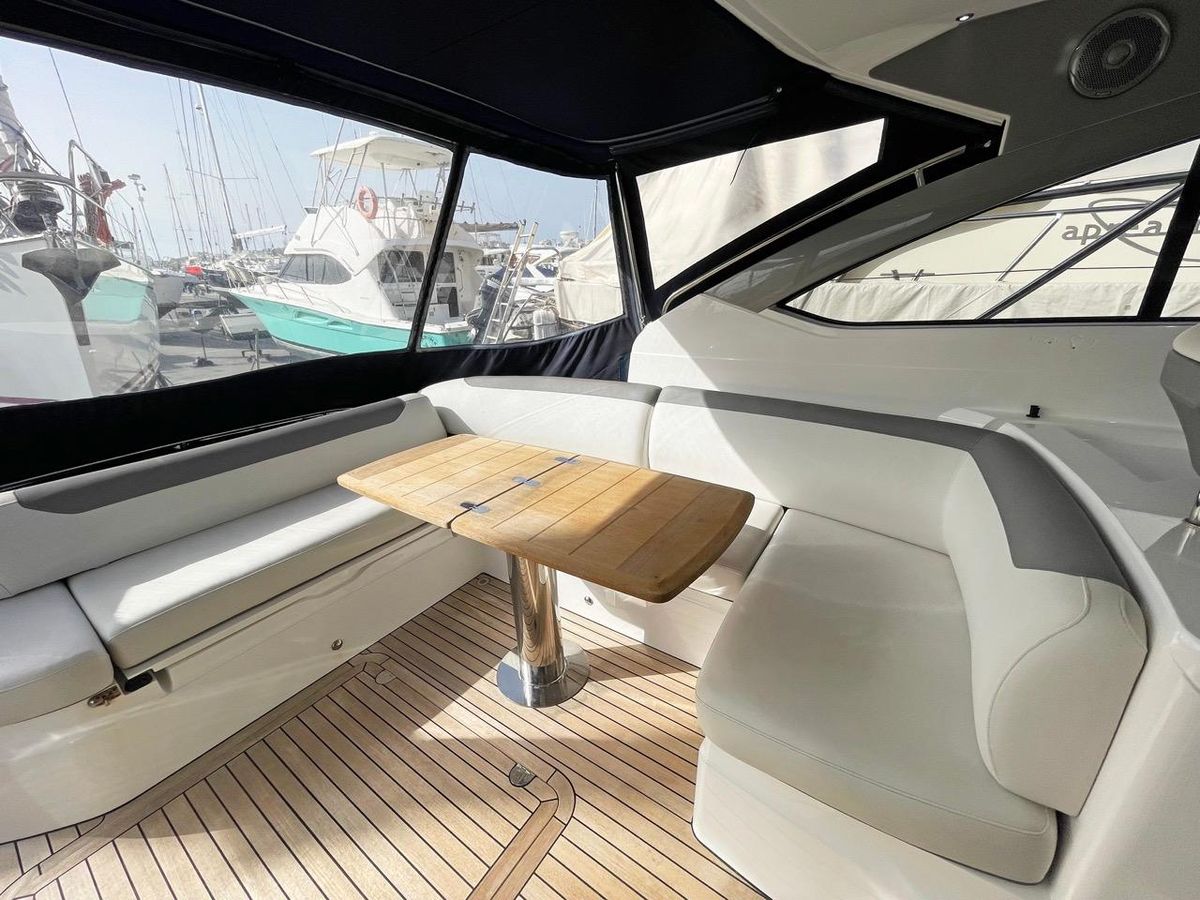 2017 Princess 42 