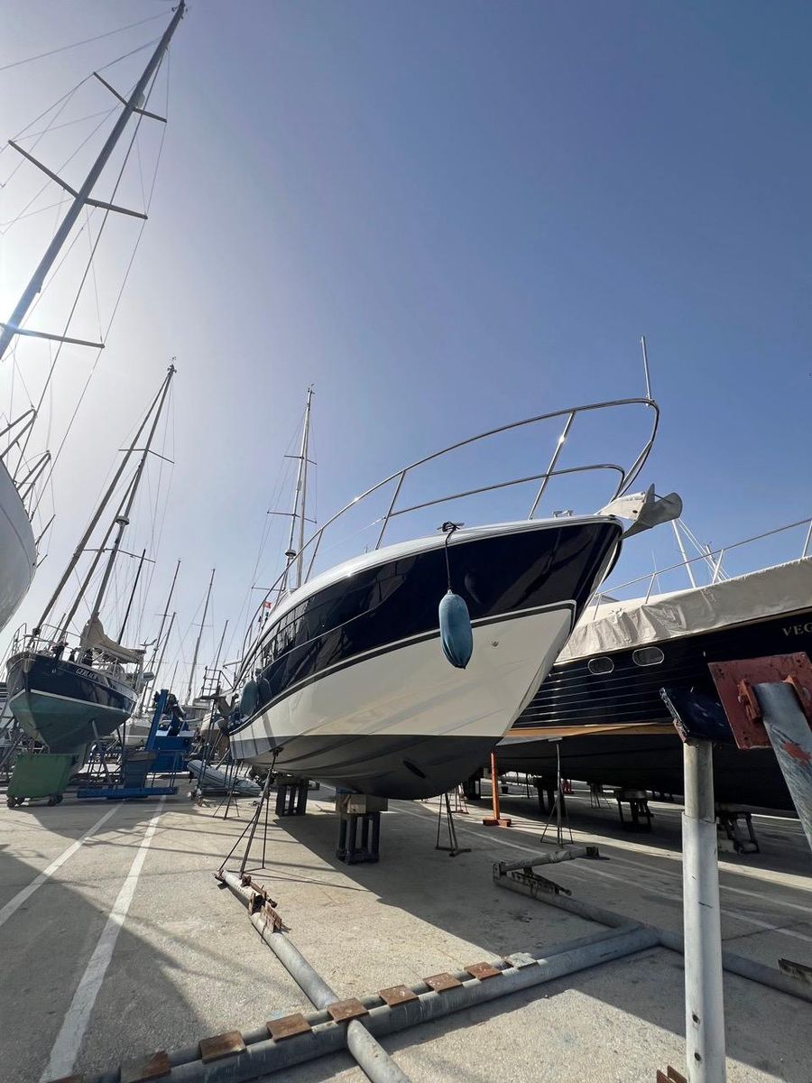 2017 Princess 42 
