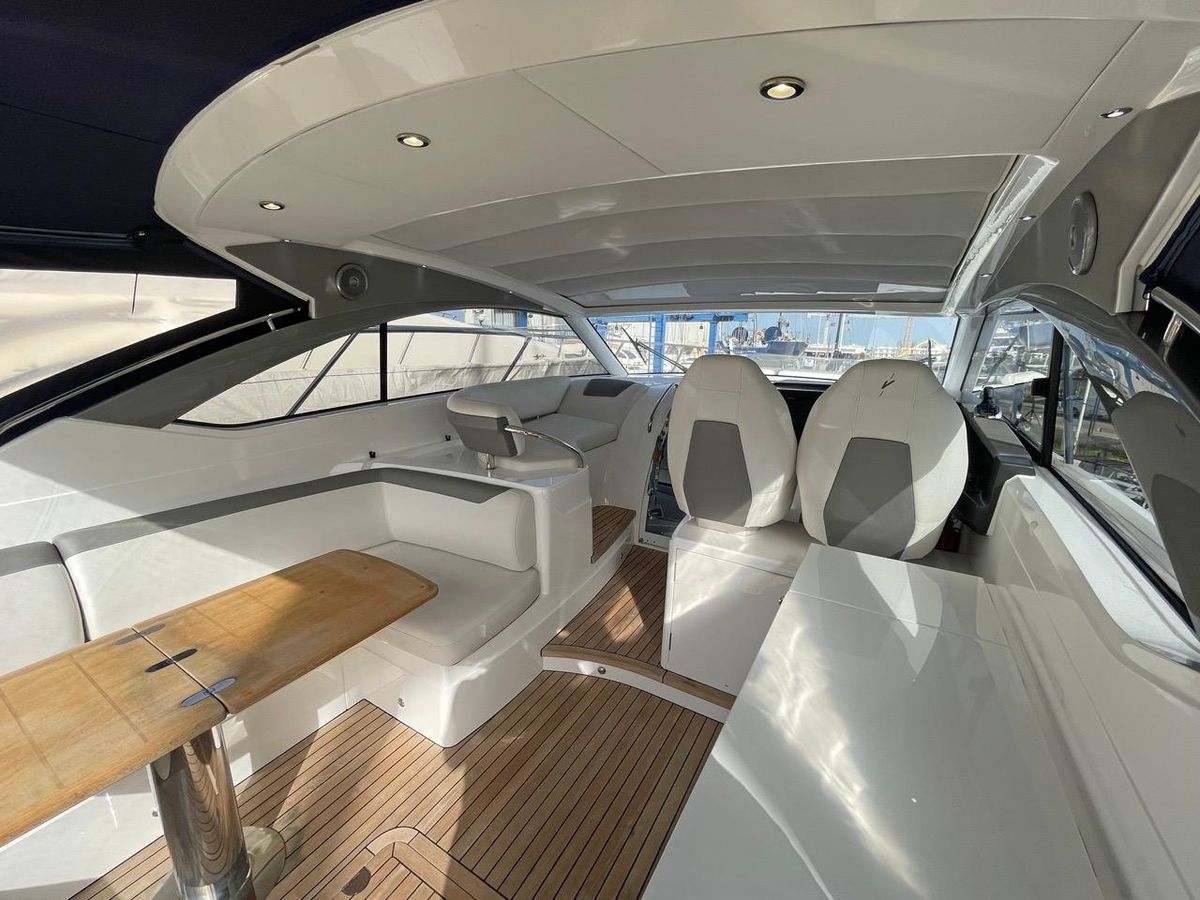 2017 Princess 42 