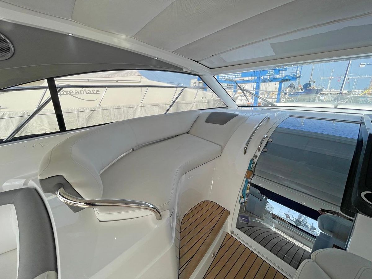 2017 Princess 42 