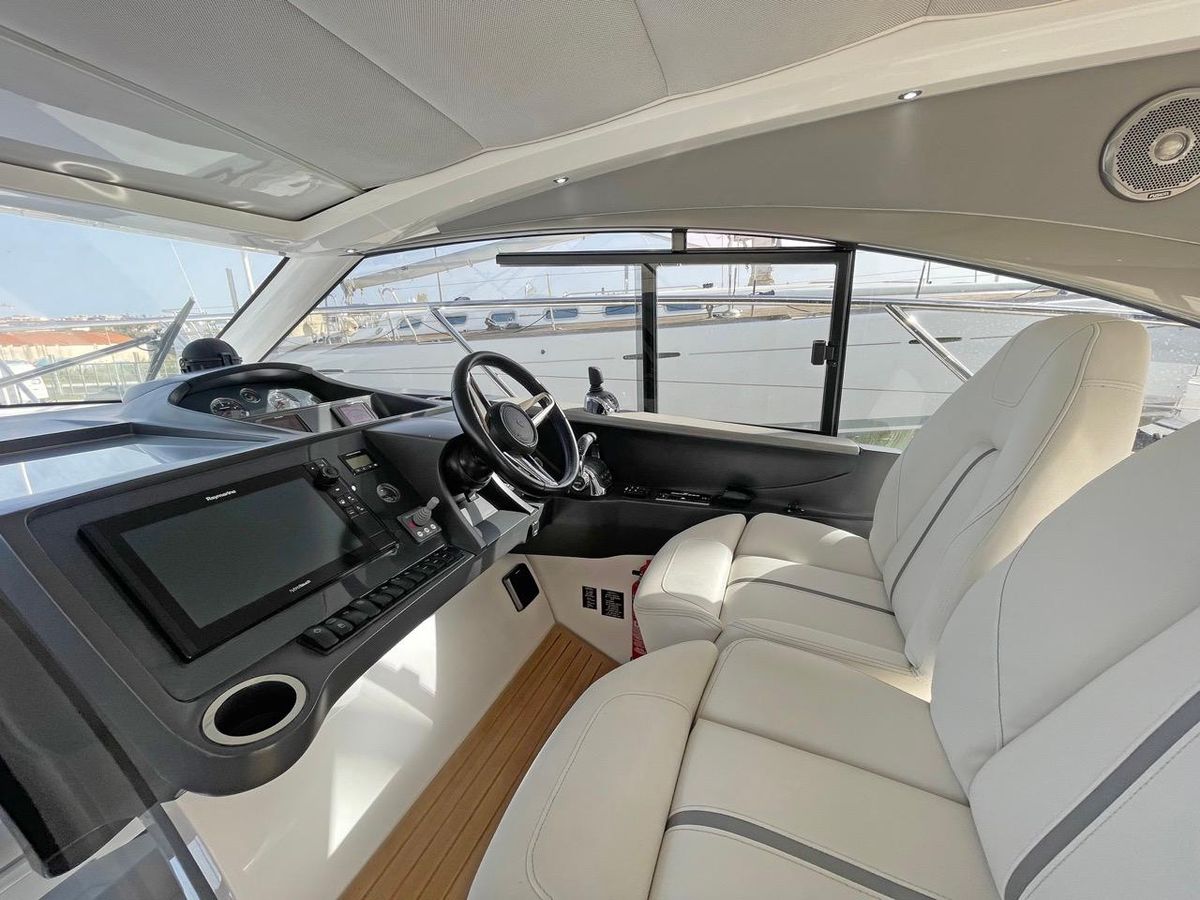 2017 Princess 42 