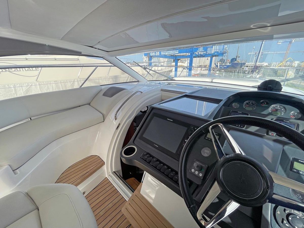 2017 Princess 42 