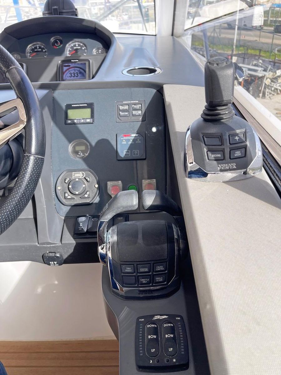 2017 Princess 42 
