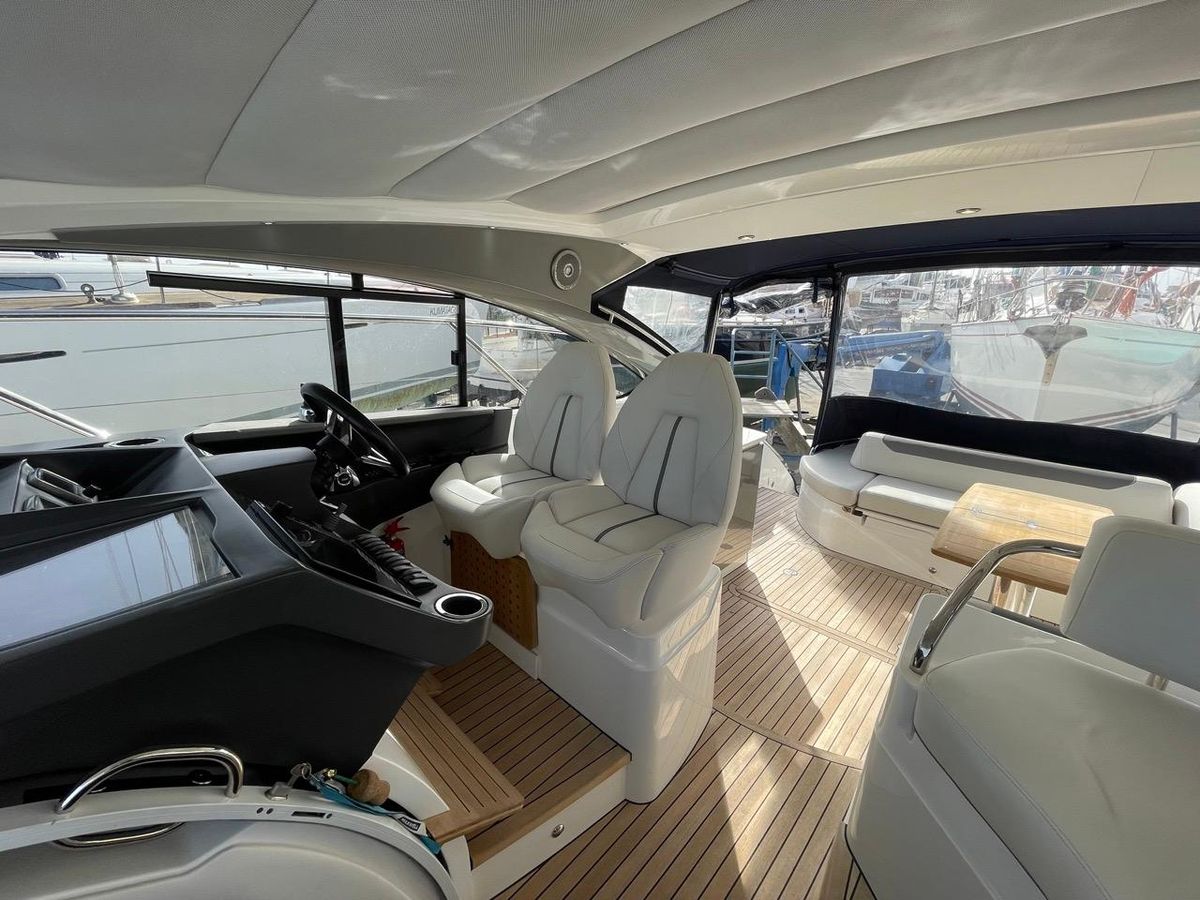2017 Princess 42 
