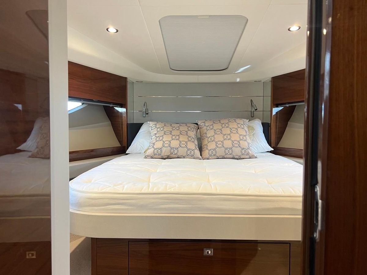 2017 Princess 42 
