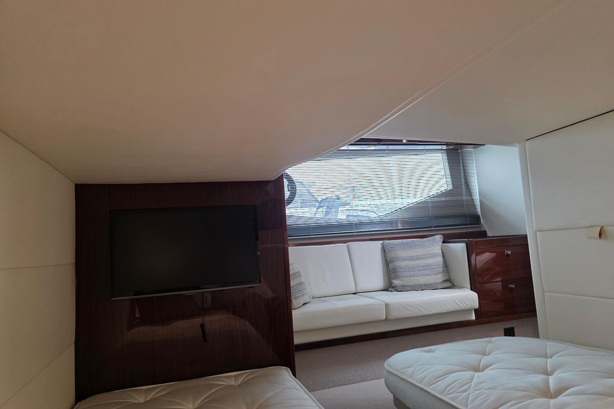 2017 Princess 42 