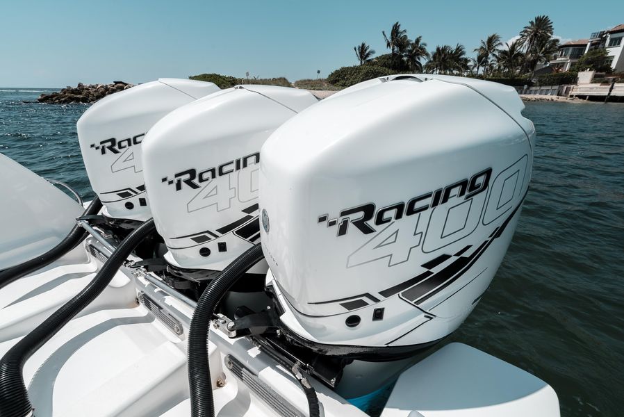 2012 Intrepid 400 Center Console