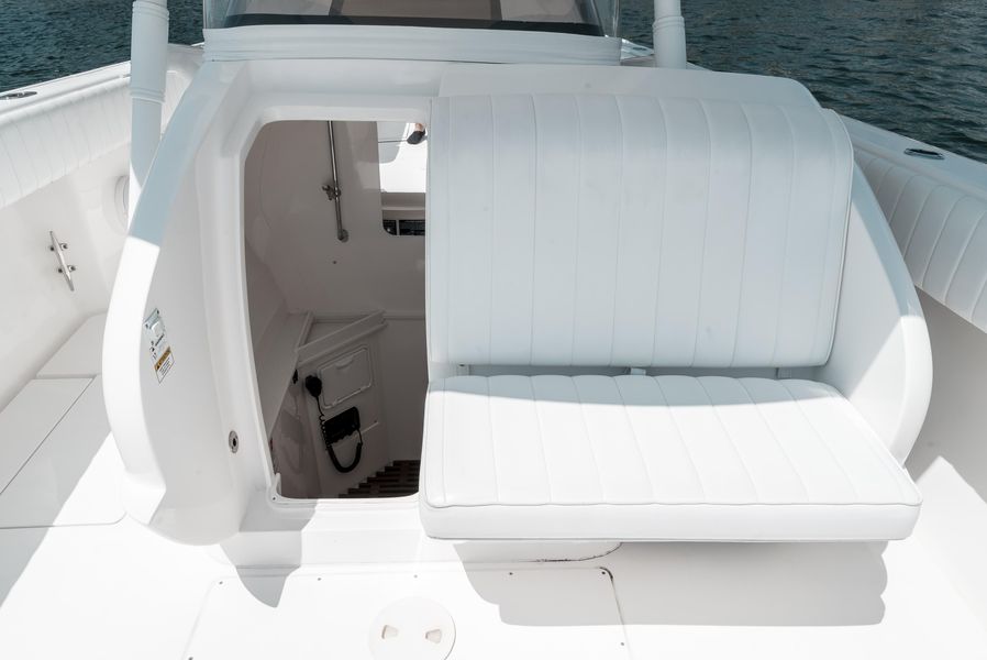 2012 Intrepid 400 Center Console