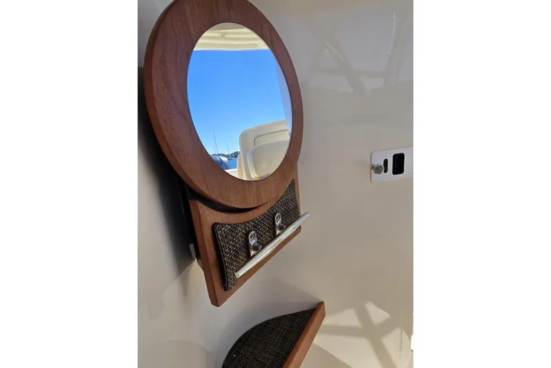 Well Done Yacht Photos Pics Head Mirror