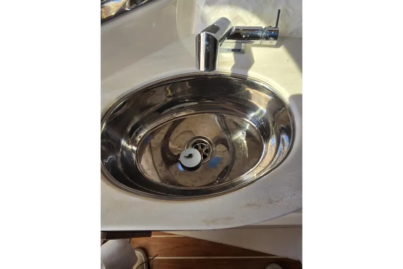 Well Done Yacht Photos Pics Head Sink