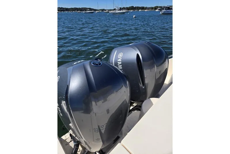 Well Done Yacht Photos Pics Twin 300s