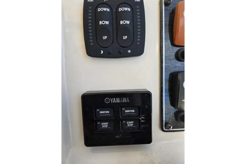 Well Done Yacht Photos Pics Controls