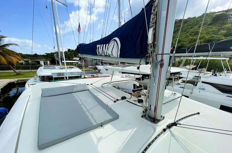 Amnesia Yacht Photos Pics Salon Roof