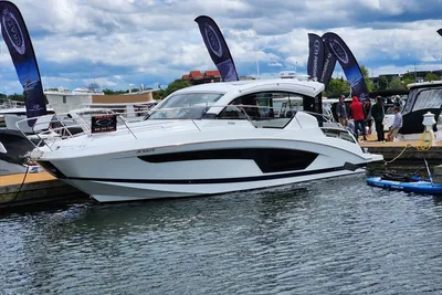Four Winns Vista 355 Coupe OB