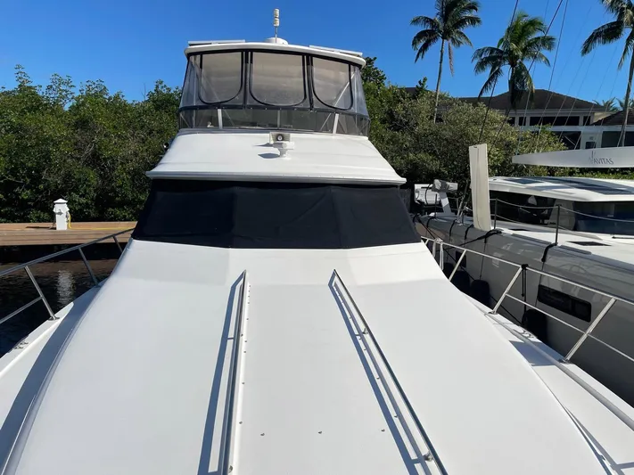 Hideout Yacht Photos Pics 