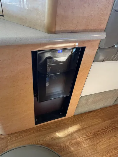 Hideout Yacht Photos Pics 