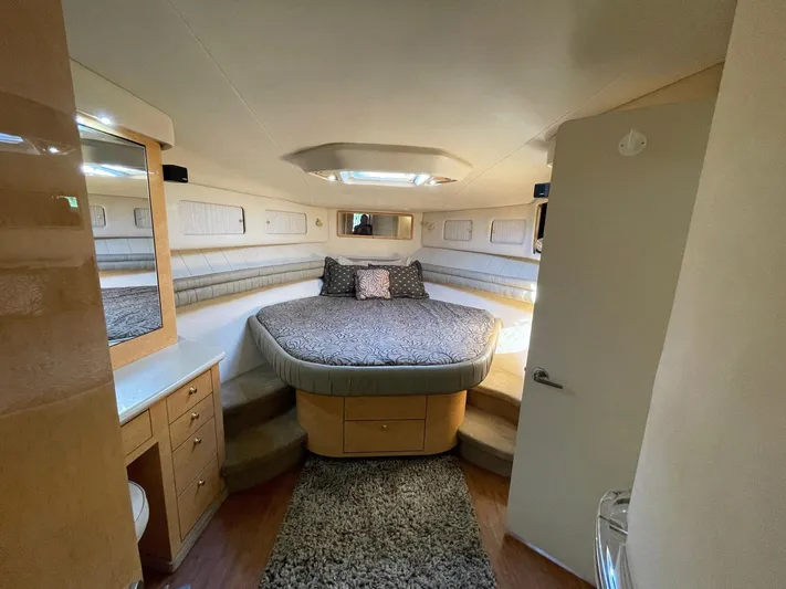 Hideout Yacht Photos Pics 