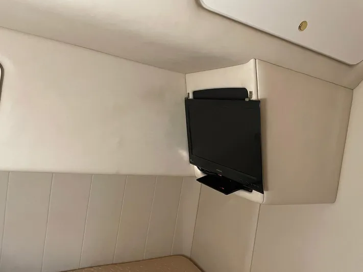 Hideout Yacht Photos Pics 