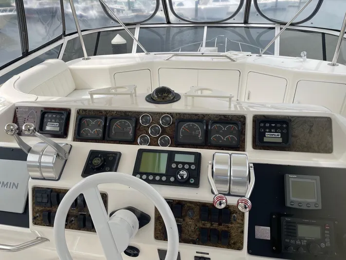 Hideout Yacht Photos Pics 