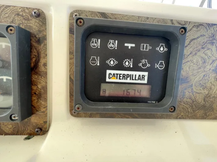 Hideout Yacht Photos Pics 