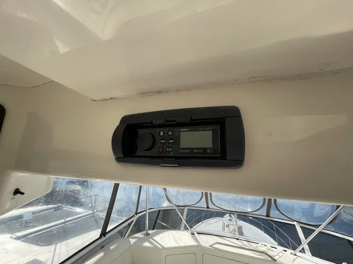 Hideout Yacht Photos Pics 