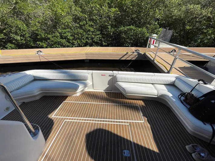 Hideout Yacht Photos Pics 