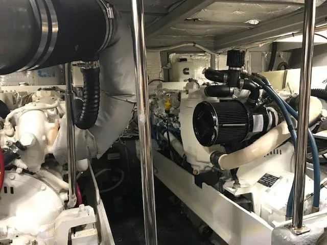 Reelax'n Yacht Photos Pics 