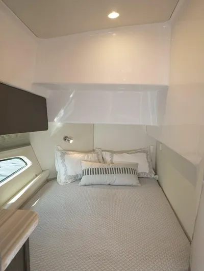 Garbonzo Yacht Photos Pics 2022 Intrepid 477 Evolution - Image 20