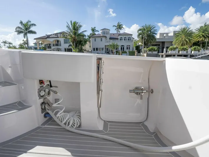 Garbonzo Yacht Photos Pics 2022 Intrepid 477 Evolution - Image 8