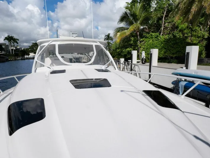 Garbonzo Yacht Photos Pics 2022 Intrepid 477 Evolution - Image 23