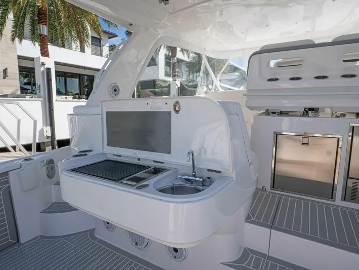 Garbonzo Yacht Photos Pics 2022 Intrepid 477 Evolution - Image 9