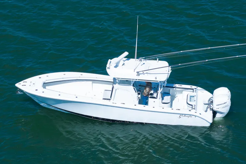  Yacht Photos Pics 2018 Yellowfin 32 Offshore boat on open water, viewed from above.
