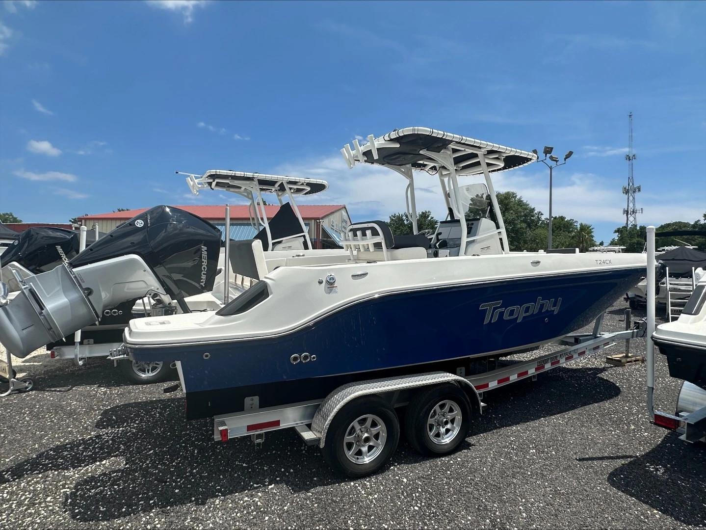 Bayliner T24CC – Explore Center Console Boat Models