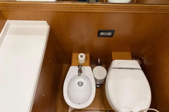  Yacht Photos Pics Luxury bathroom in 2008 Apreamare Maestro 65 yacht with bidet and toilet.