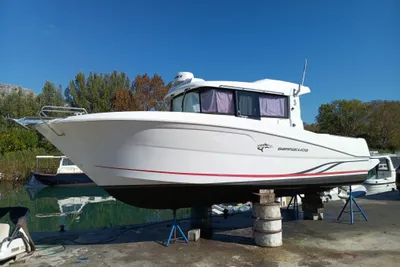 2012 Beneteau Barracuda 9