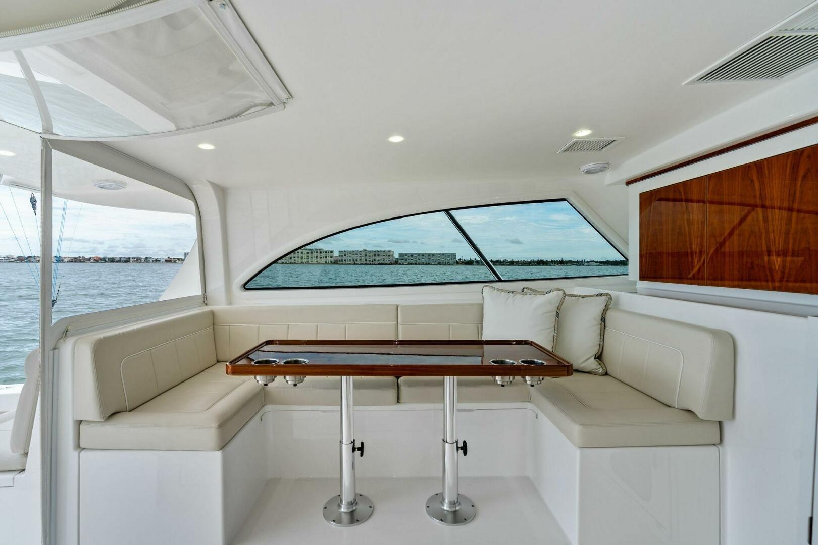 Yacht Photo 13