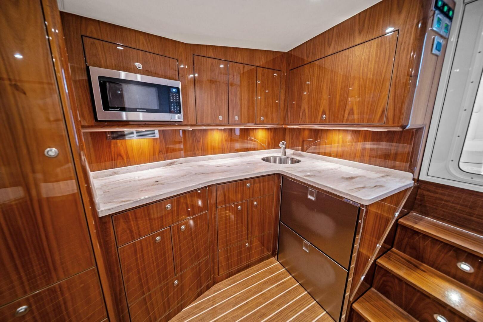 Yacht Photo 56