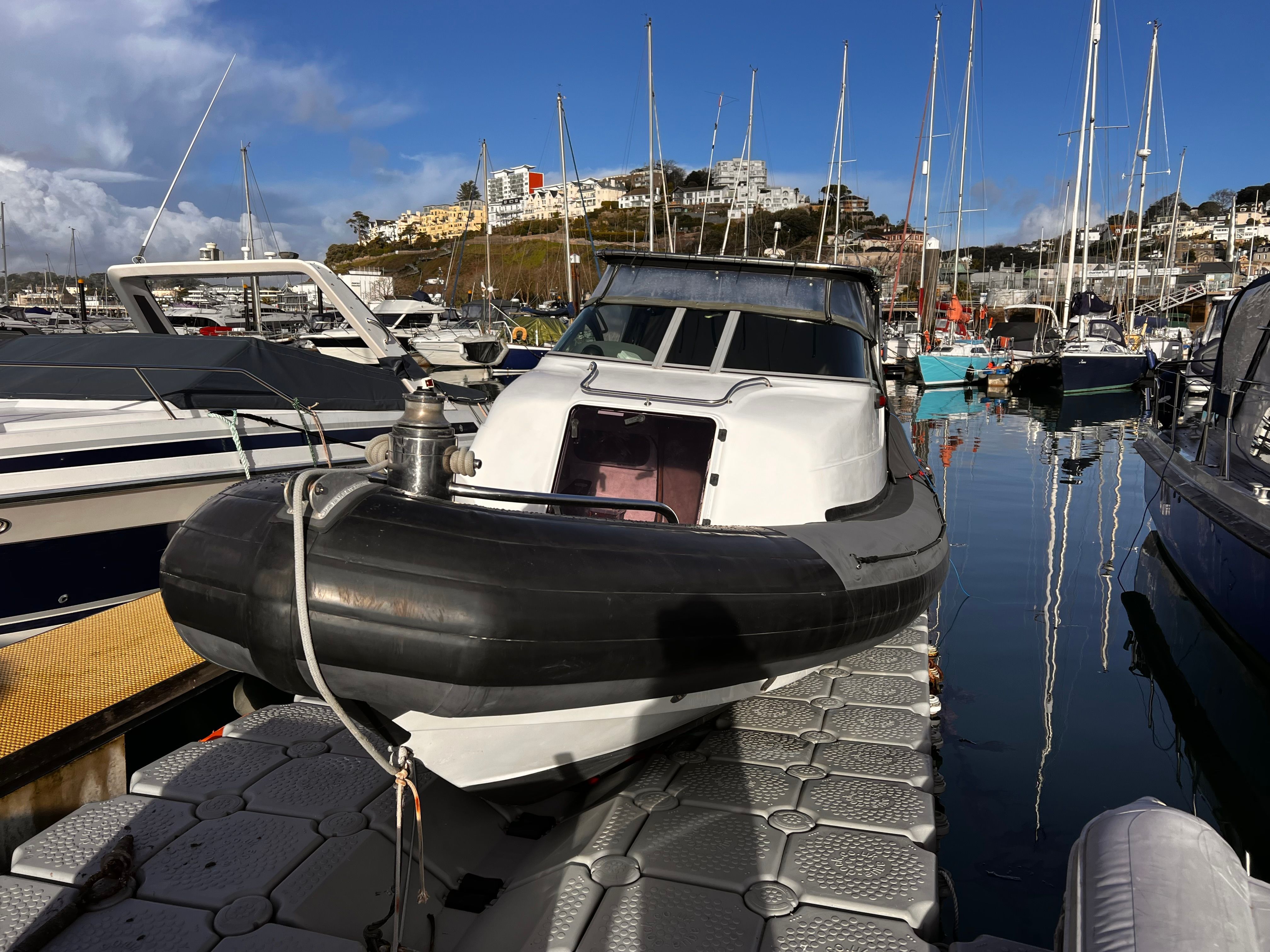 2004 Rayglass Protector 8.5