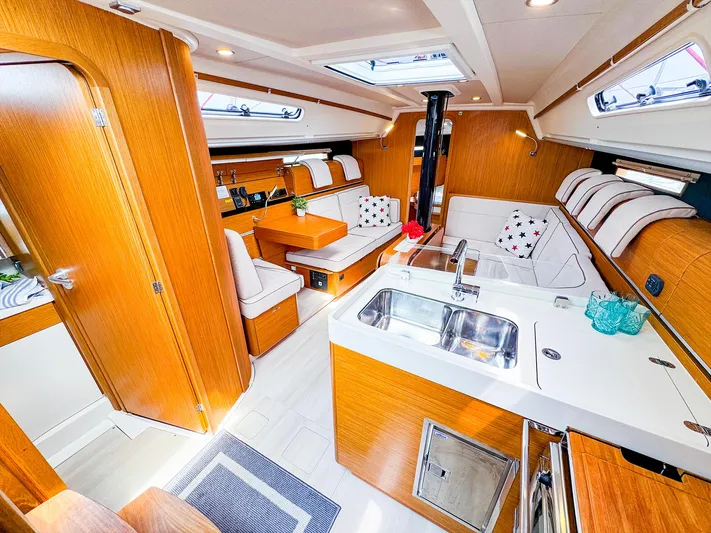 4763tw Yacht Photos Pics 