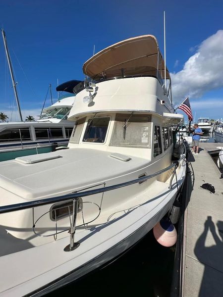 2006 Mainship 400 Trawler