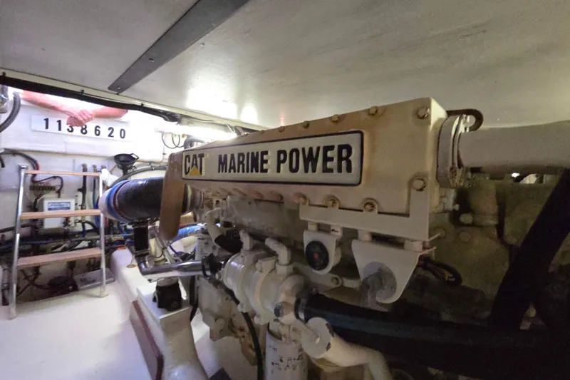 Buenos Aires Yacht Photos Pics Engine room of 2003 Riviera 48 Flybridge with CAT Marine Power engine.