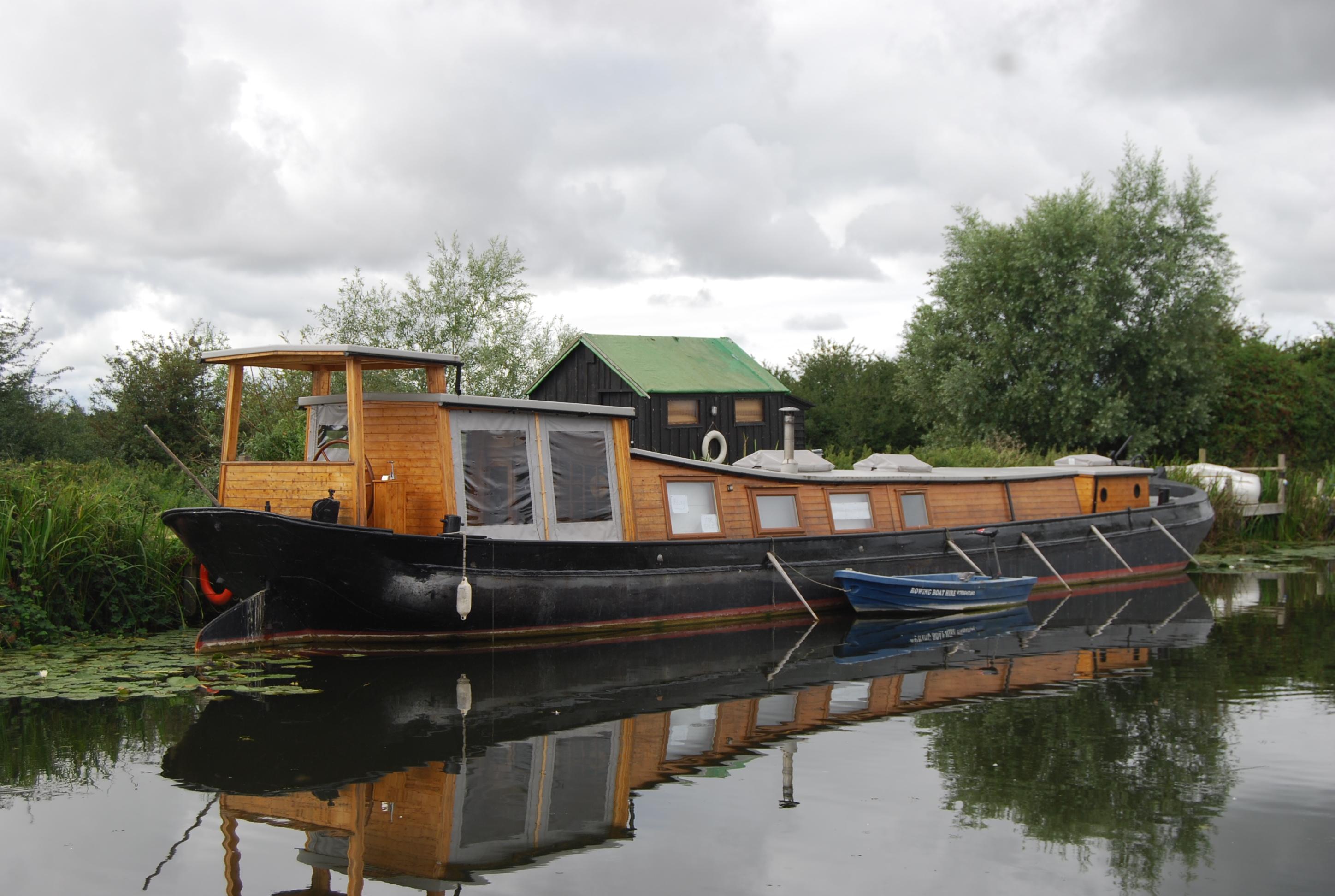 1900 Dutch Barge 67ft Houseboat