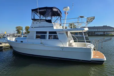 Mainship 350 Trawler