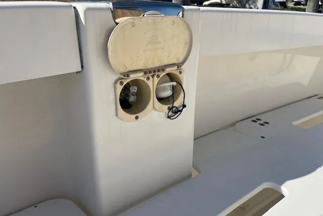  Yacht Photos Pics 2008 Back Cove 29 boat deck with open utility compartment.