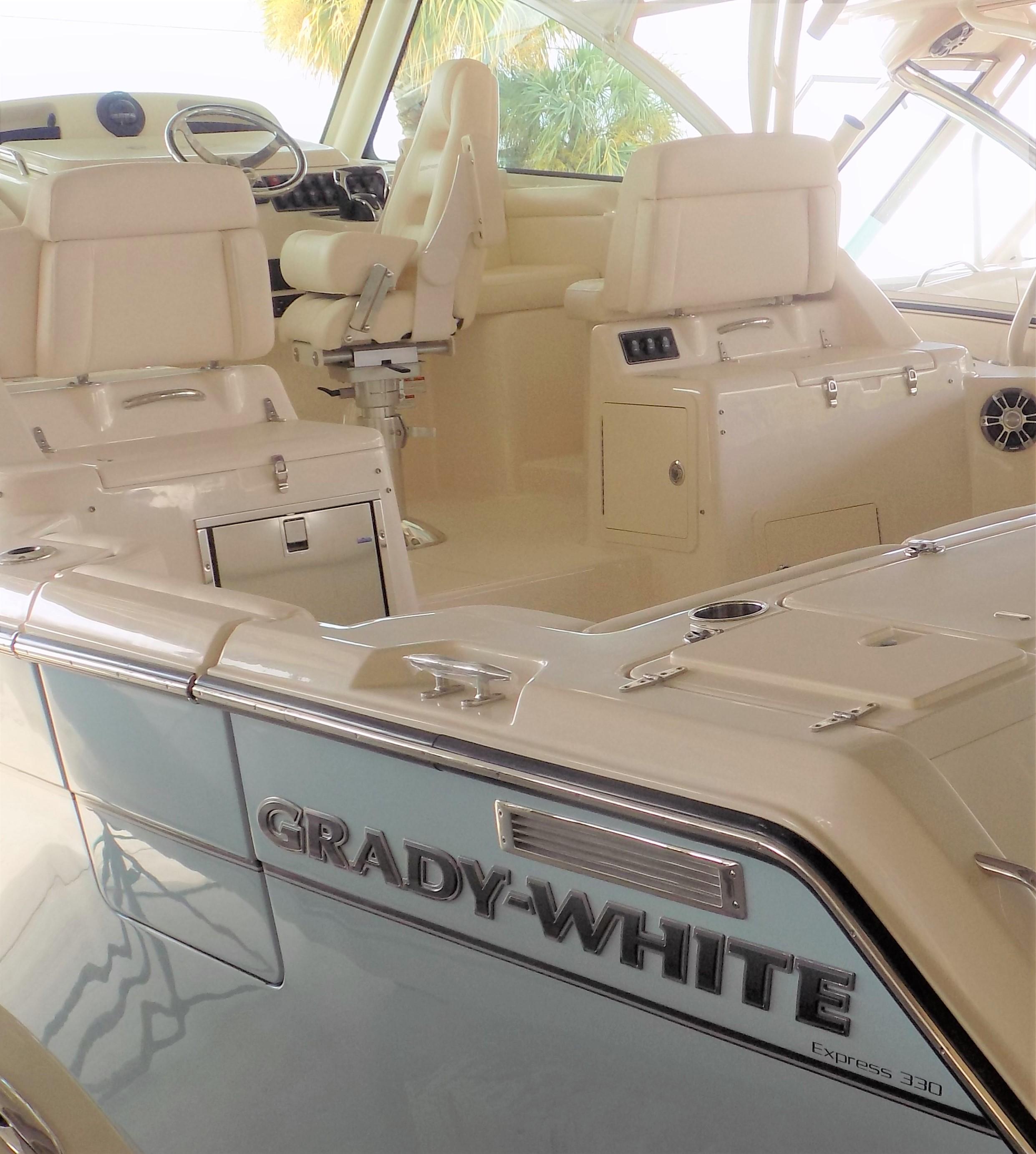 2023 Grady-White Express 330